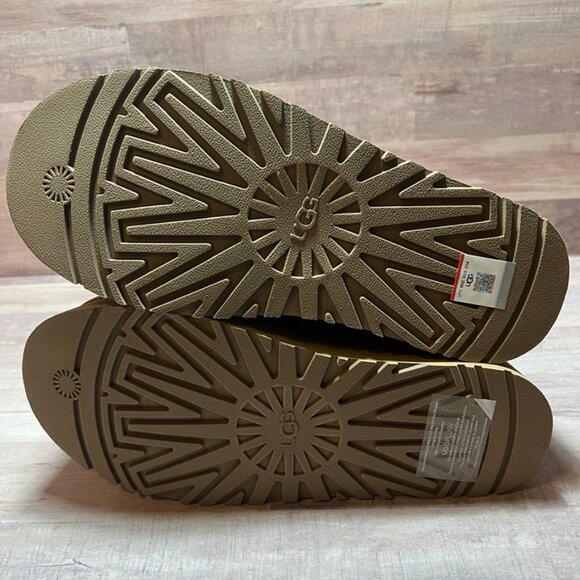 Ugg Women's Chestnut Classic Dipper Platform Boots  Size: 9 - Picture 8 of 12